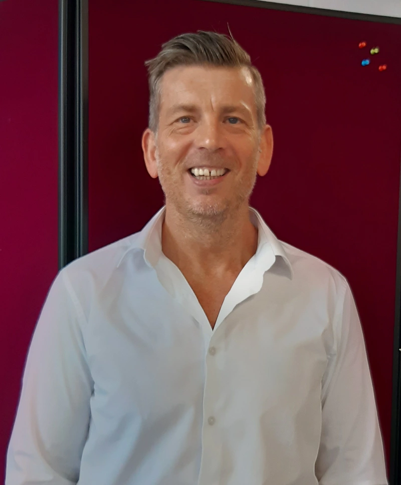 Simon B